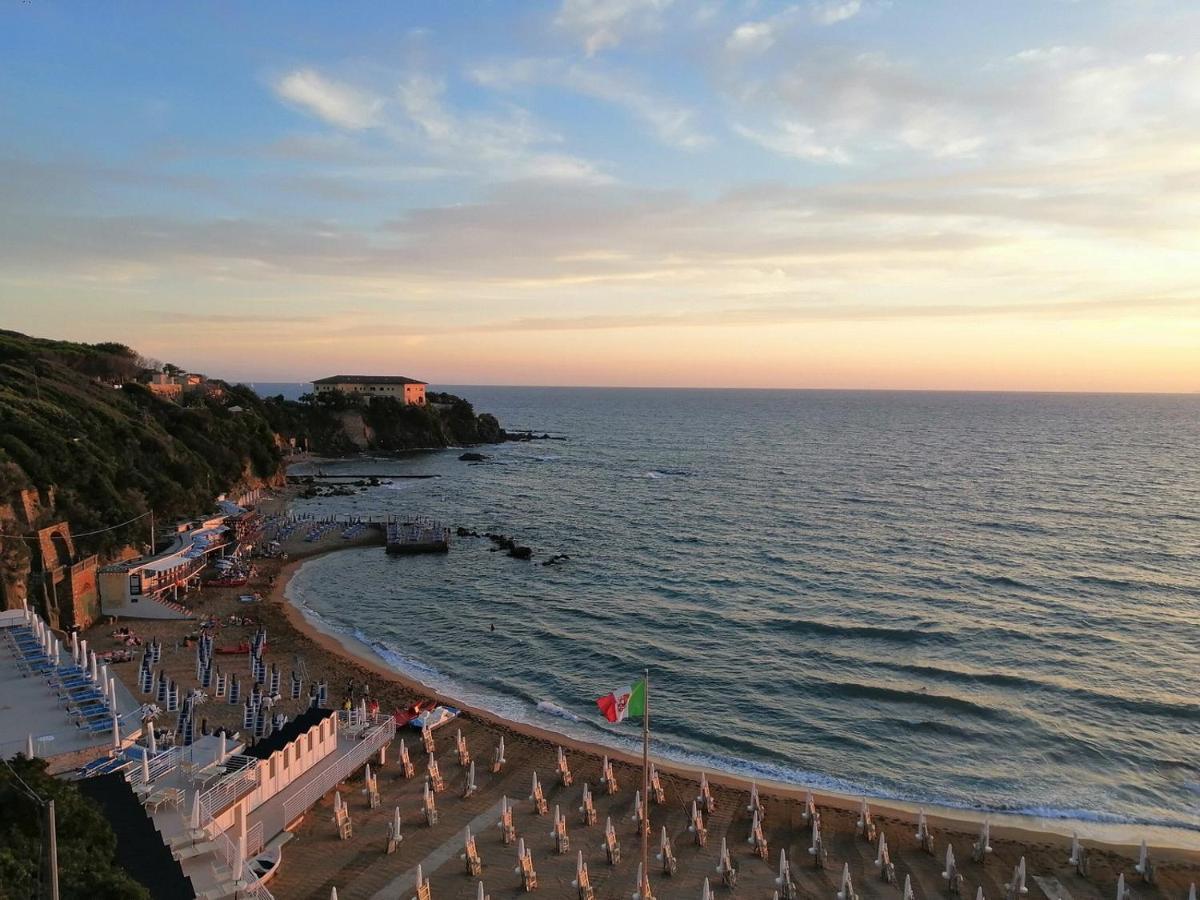 Casa Nel Verde A 300 Mt Dal Mare A Castiglioncello Exterior foto